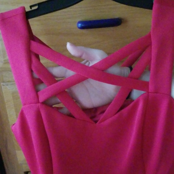 Mint Condition Guess red dress - Picture 2 of 7